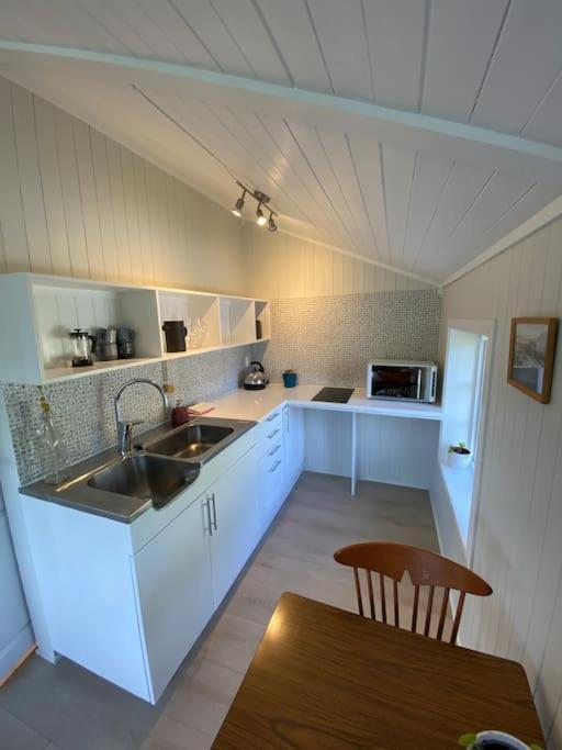 The Little Red Cabin Lofoten Urda Exterior photo