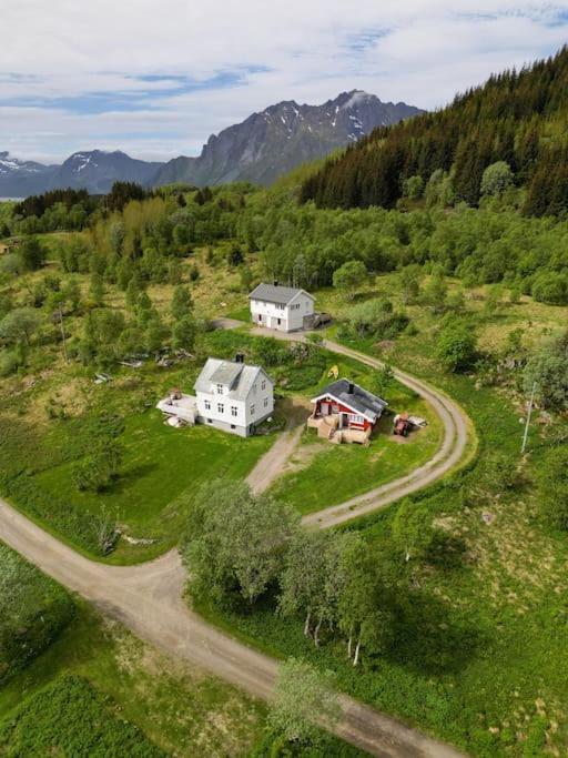 The Little Red Cabin Lofoten Urda Exterior photo